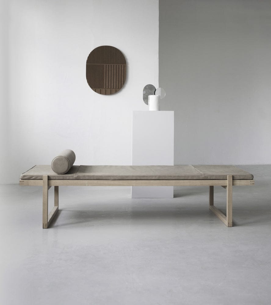 
                      
                        Kristina Dam Studio DAYBED - MINIMAL - LÆR
                      
                    